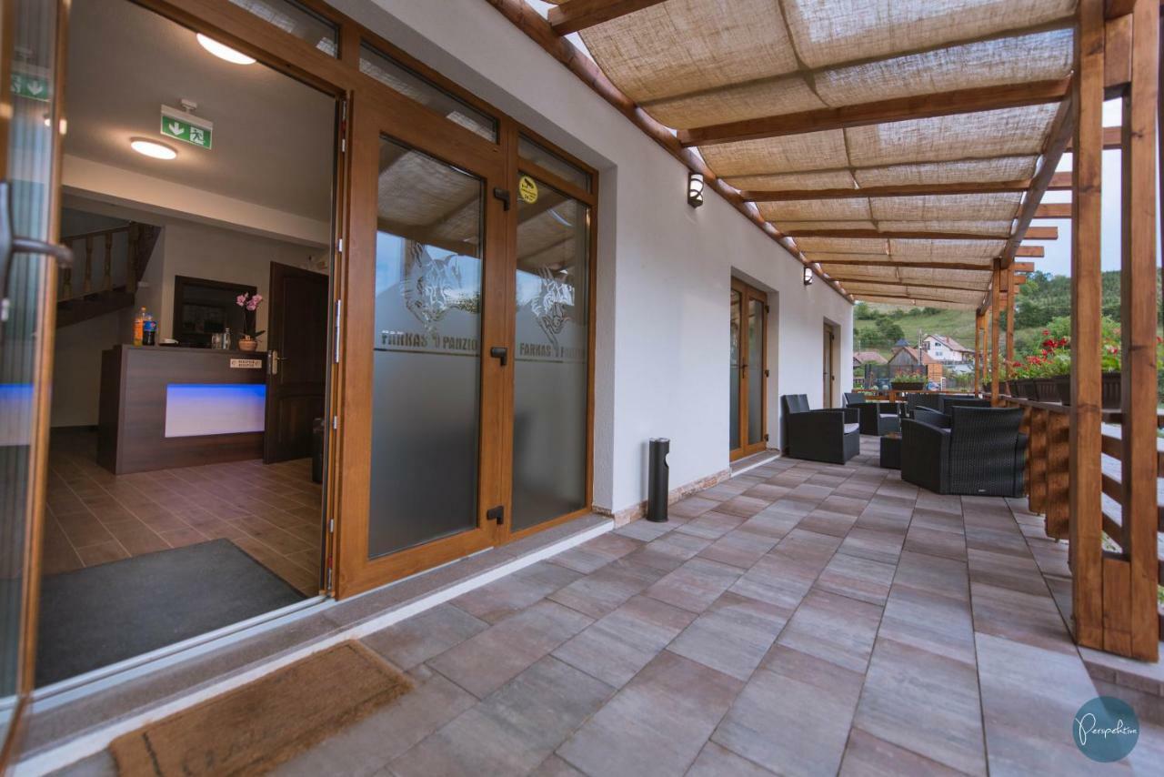Farkas Panzió Acomodação com café da manhã Praid Exterior foto